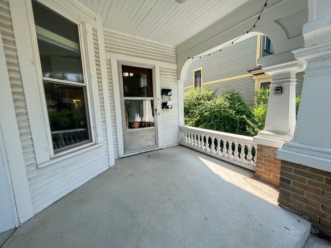 710 Morris Ave SE, Unit 2 in Grand Rapids, MI - Foto de edificio - Building Photo