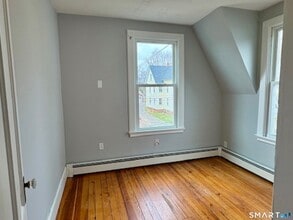 17 Wilford Ave in Branford, CT - Building Photo - Building Photo
