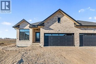 164 McLellan Ave in Amherstburg, ON - Building Photo