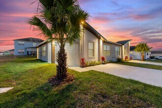 1112 Nelson Meadow Ln in Poinciana, FL - Building Photo - Building Photo