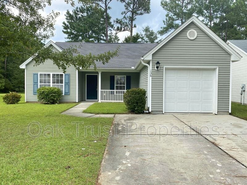 136 Mcgrady Dr in Summerville, SC - Building Photo