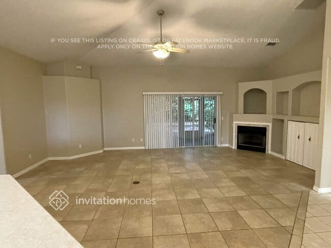 27 Oakland Pointe Cir in Oakland, FL - Foto de edificio - Building Photo