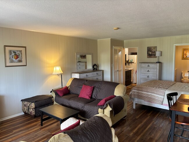 property at 7 Foxfire Blvd