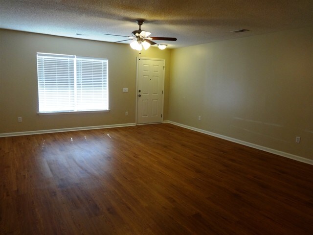 1016 Deerberry Rd in Goose Creek, SC - Building Photo - Building Photo