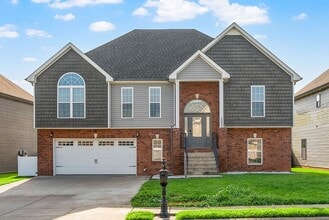 1003 Garner Hills Dr in Clarksville, TN - Building Photo - Building Photo