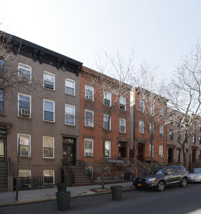 320 Degraw St in Brooklyn, NY - Building Photo