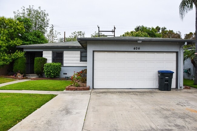 404 E Everett Pl in Orange, CA - Building Photo - Building Photo