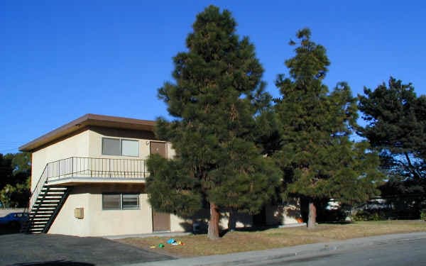 525 Joyce Dr in Port Hueneme, CA - Foto de edificio - Building Photo