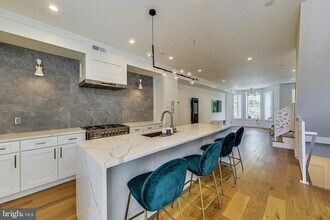 25 U St NE in Washington, DC - Building Photo - Building Photo