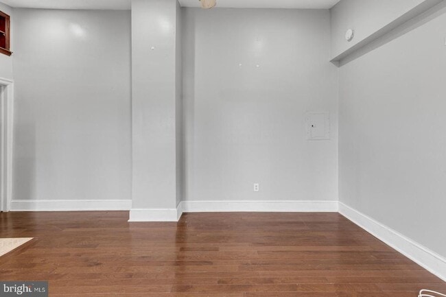 property at 707 W Girard Ave