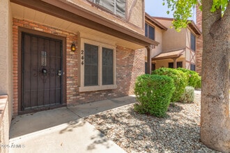 7977 W Wacker Rd in Peoria, AZ - Foto de edificio - Building Photo