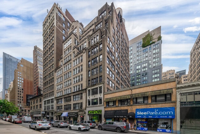 214 W 30th St