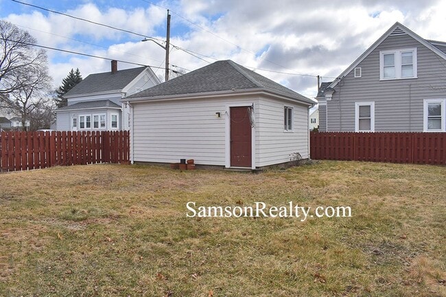 204 Burgess Ave in East Providence, RI - Building Photo - Building Photo