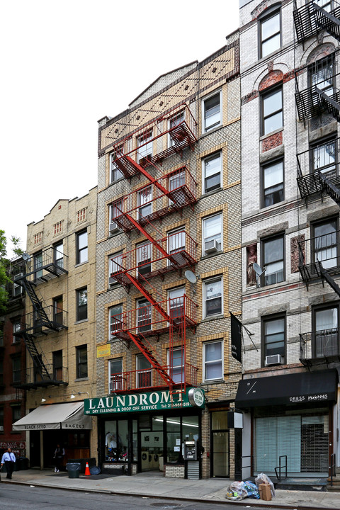 168 Elizabeth St in New York, NY - Building Photo