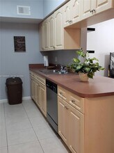 18316 NW 68th Ave in Hialeah, FL - Building Photo - Building Photo