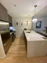 160 1st St, Unit 406 in Jersey City, NJ - Building Photo - Building Photo