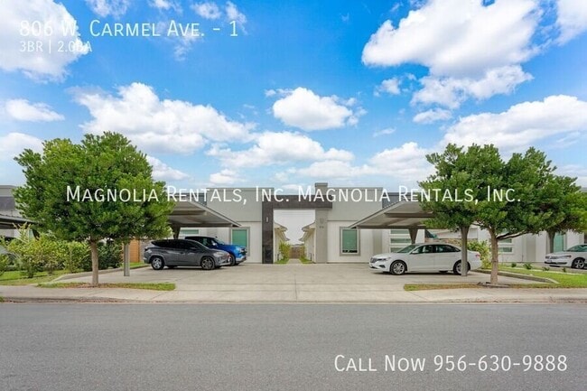 806 W Carmel Ave