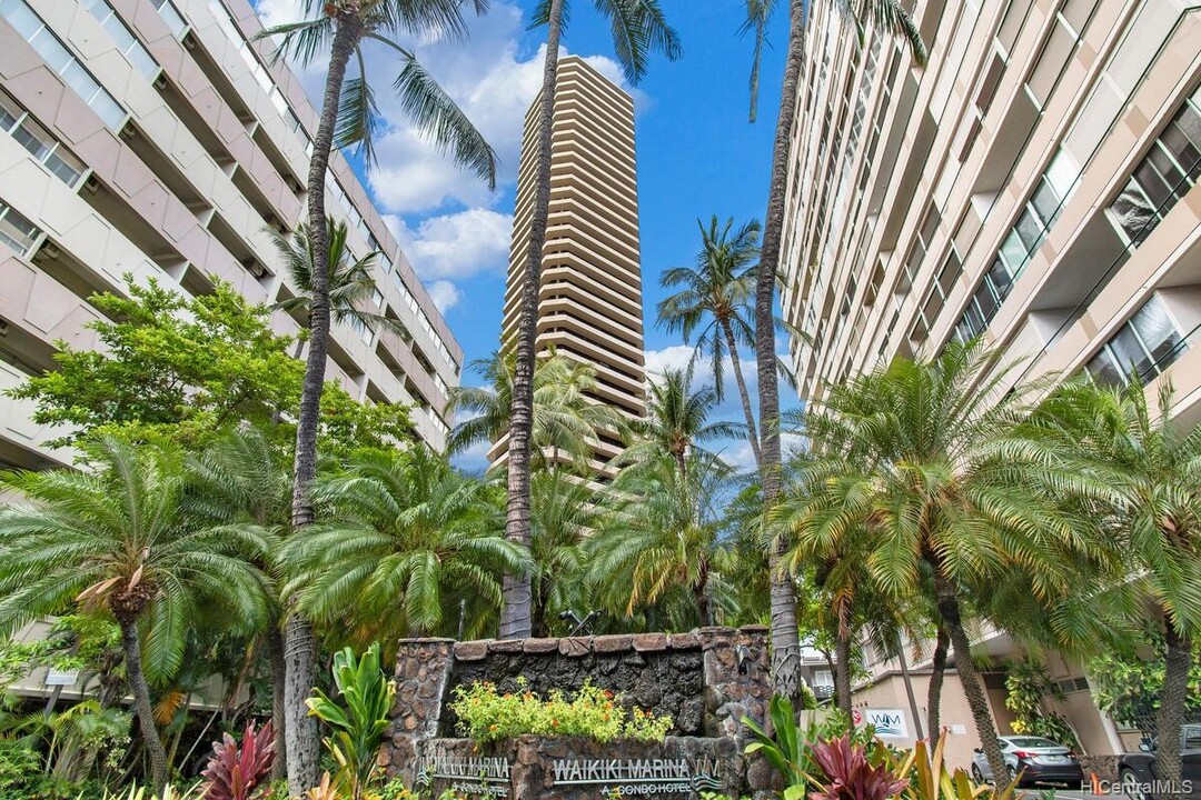 1700 Ala Moana Blvd, Unit 2004 in Honolulu, HI - Building Photo