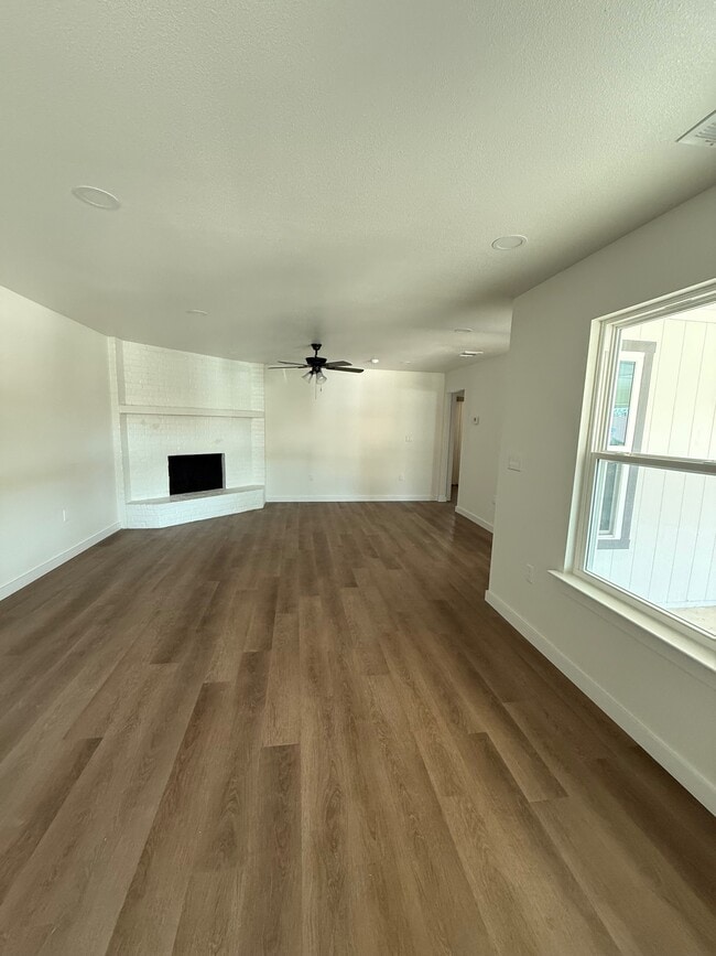 property at 2324 Lindblad Ct
