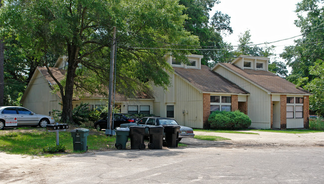 1841-1847 Nekoma Ct in Tallahassee, FL - Foto de edificio - Building Photo