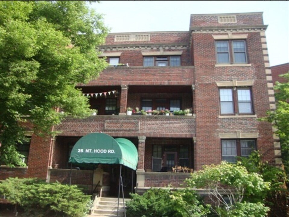 25 Mt Hood Rd in Boston, MA - Building Photo