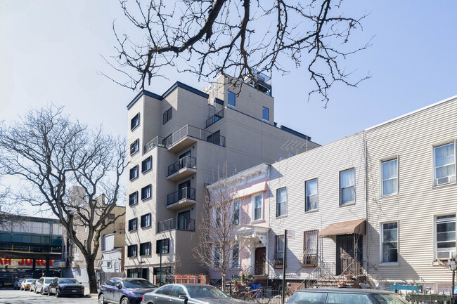 11 Weirfield St