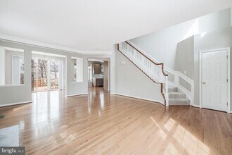 21765 Tottenham Hale Ct in Sterling, VA - Building Photo - Building Photo