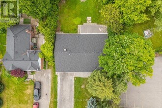 296 Dixon Blvd in Newmarket, ON - Building Photo - Building Photo