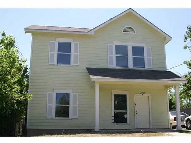 7207 Bethune, Unit A