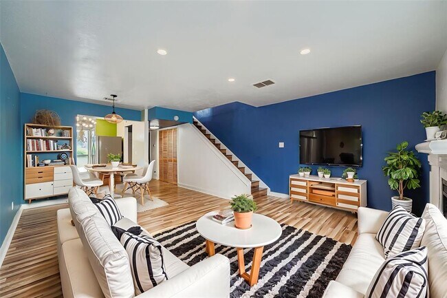 2018 W Rundberg Ln in Austin, TX - Building Photo - Building Photo