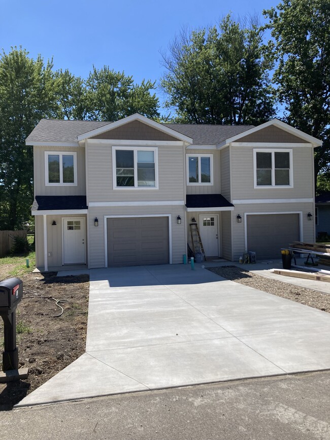 property at 7 NE 14th St