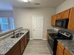 2184 Winthrop Chase Dr in Charlotte, NC - Building Photo - Building Photo