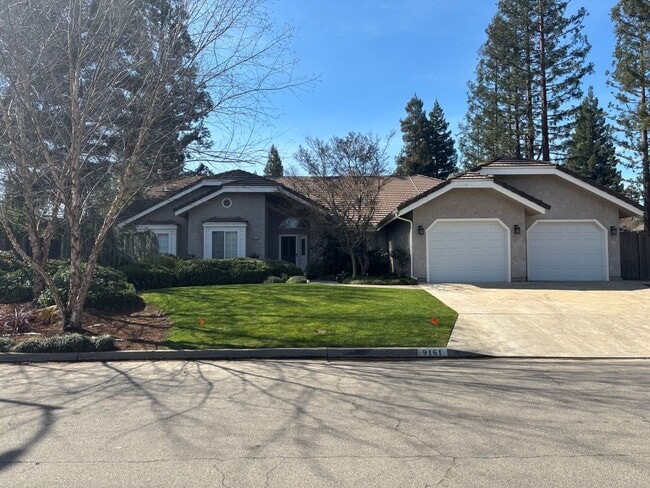 property at 9161 N Woodlawn Dr