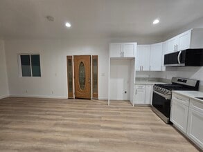 3230 Cerritos Ave, Unit 3230 Cerritos Ave. in Signal Hill, CA - Building Photo - Building Photo