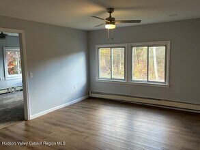1050 Lucas Ave in Hurley, NY - Building Photo - Building Photo