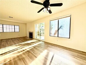 2063 Waverly Cir in Henderson, NV - Building Photo - Building Photo