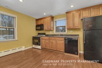 6 E Eureka Dr in Lemont, IL - Building Photo - Building Photo