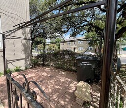 424 E Ashby Pl in San Antonio, TX - Building Photo - Building Photo