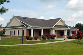 Hollybrook Farms Apartments in Laurel, DE - Foto de edificio - Building Photo