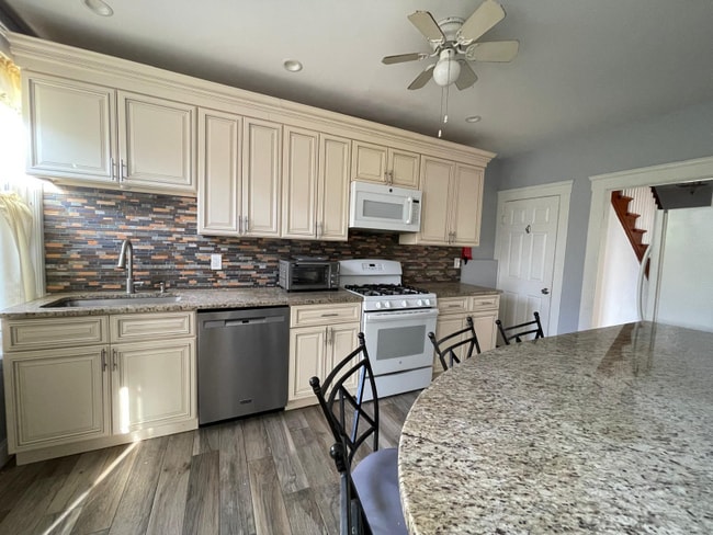 18 Summit Rd in Elizabeth, NJ - Building Photo - Building Photo