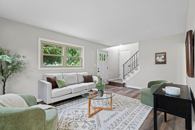 property at 986 Loretta Ave