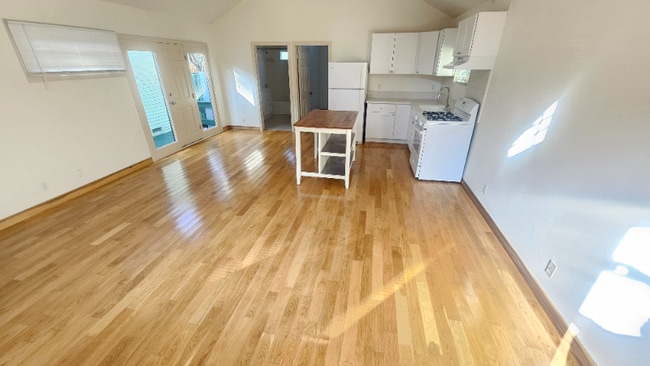 437 Altair Pl in Los Angeles, CA - Foto de edificio - Building Photo