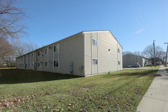 Somerton Apartments in Clyde, OH - Building Photo - Building Photo