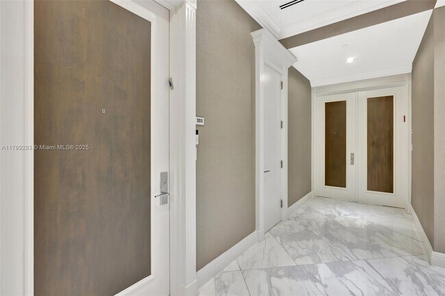 2000 Island Blvd in Aventura, FL - Building Photo - Building Photo
