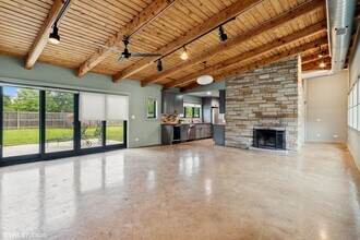 2750 Park Dr in Glenview, IL - Building Photo - Building Photo