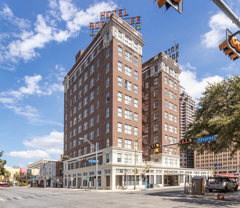 Robert E. Lee in San Antonio, TX - Building Photo