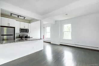 144 Union St in Poughkeepsie, NY - Building Photo - Building Photo