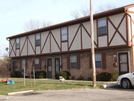 1592 Harvester Ln in Columbus, OH - Building Photo