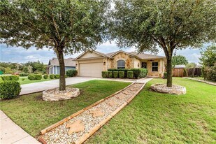 107 Creston St in Hutto, TX - Building Photo