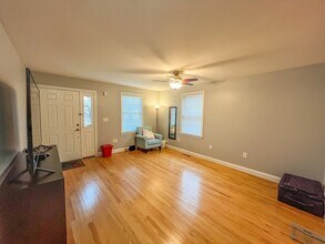 20 Russell St in Waltham, MA - Building Photo - Building Photo